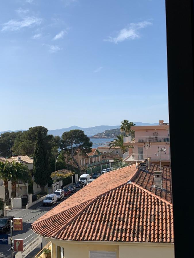 Plage A 200 Metres. Vue Mer Et Esterel ! Renove Apartment Saint-Raphael  Exterior photo