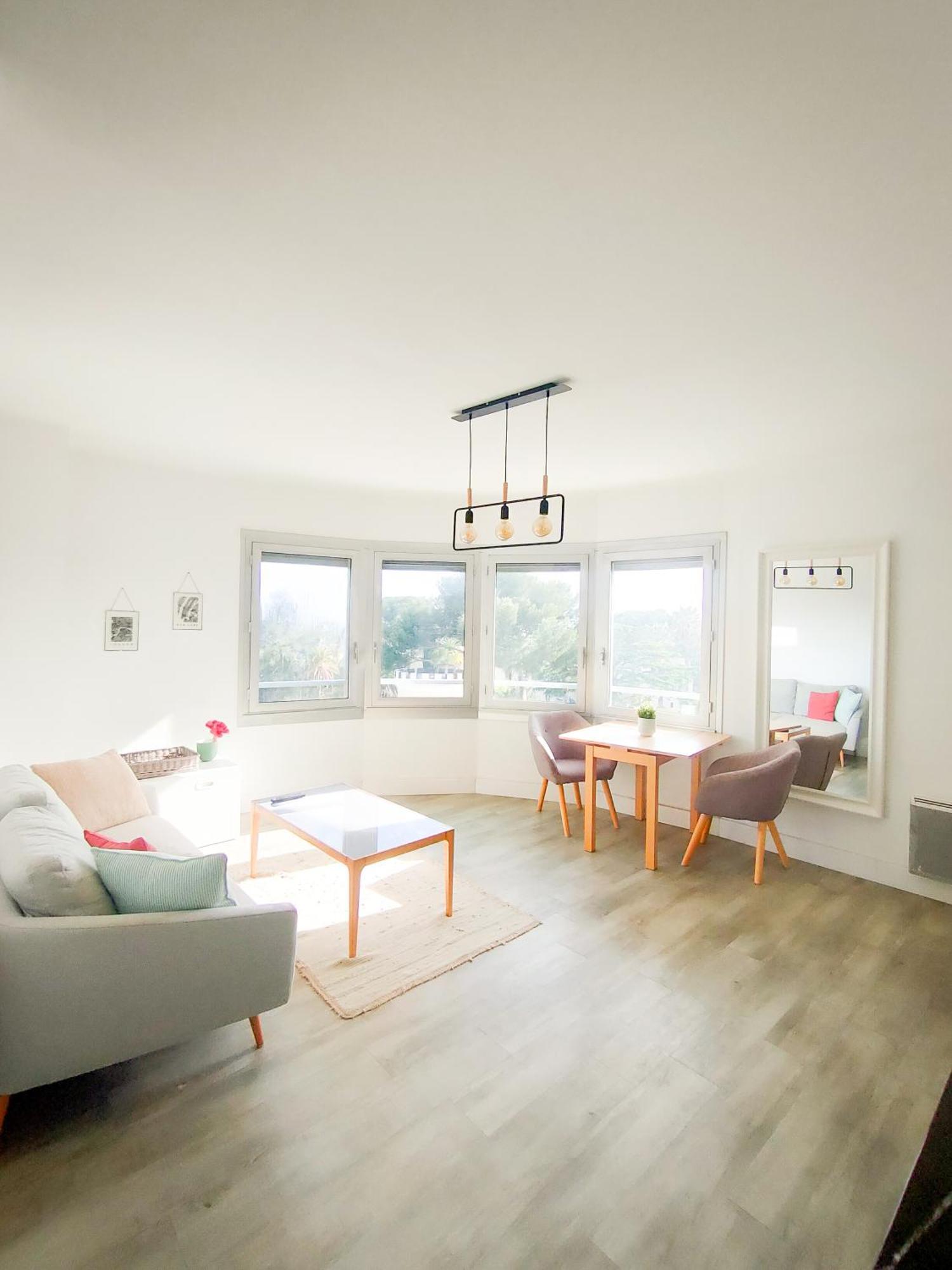 Plage A 200 Metres. Vue Mer Et Esterel ! Renove Apartment Saint-Raphael  Exterior photo